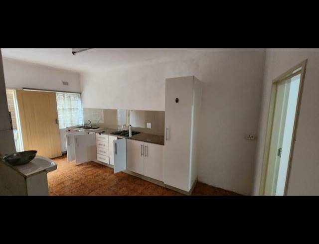 4 BEDROOM HOUSE FOR SALE IN BAKERVILLE GARDENS